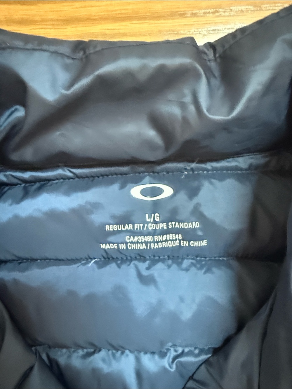 Oakley Men's Navy Quilted Packable Puffer Vest Size L - Picture 2 of 5
